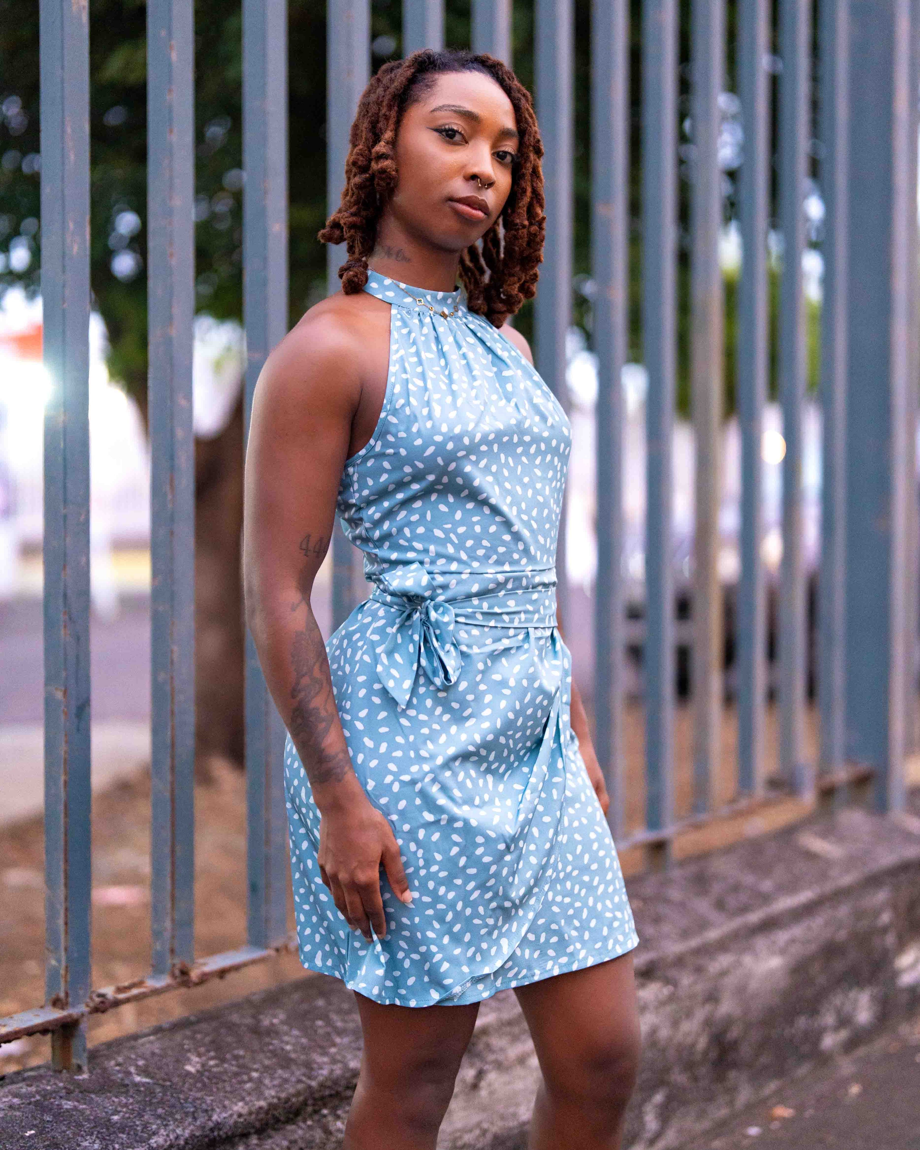 Robe très moulante noire à détail ras-de-cou | PrettyLittleThing FR Robe très moulante noire à détail ras-de-cou | PrettyLittleThing FR